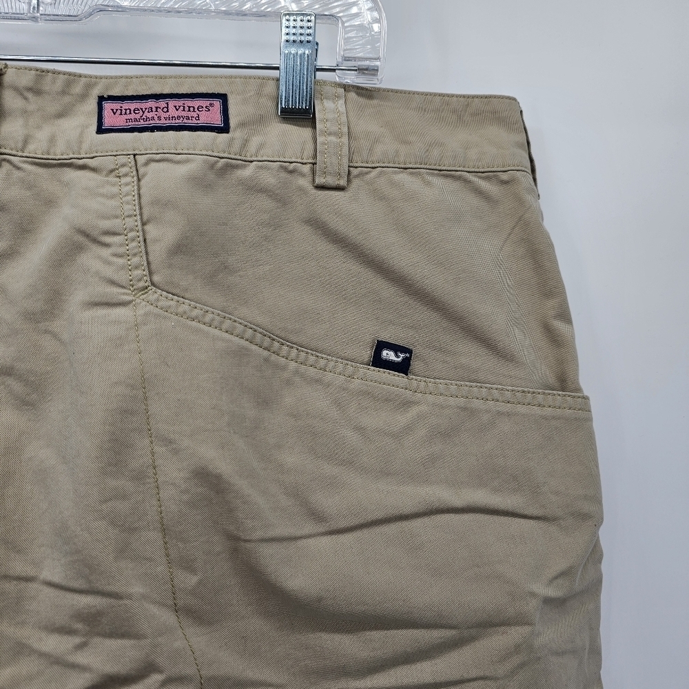 Vineyard Vines breathable khaki shorts men's size 40